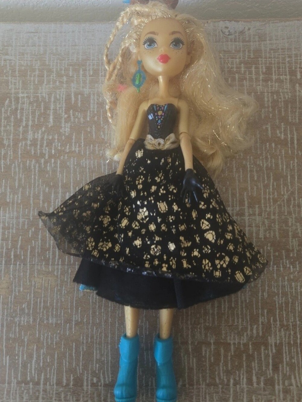Monster High Doll Shriekwrecked Dayna Treasura